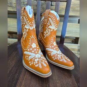 Mi.iM Embroidered Tan Western Boots
